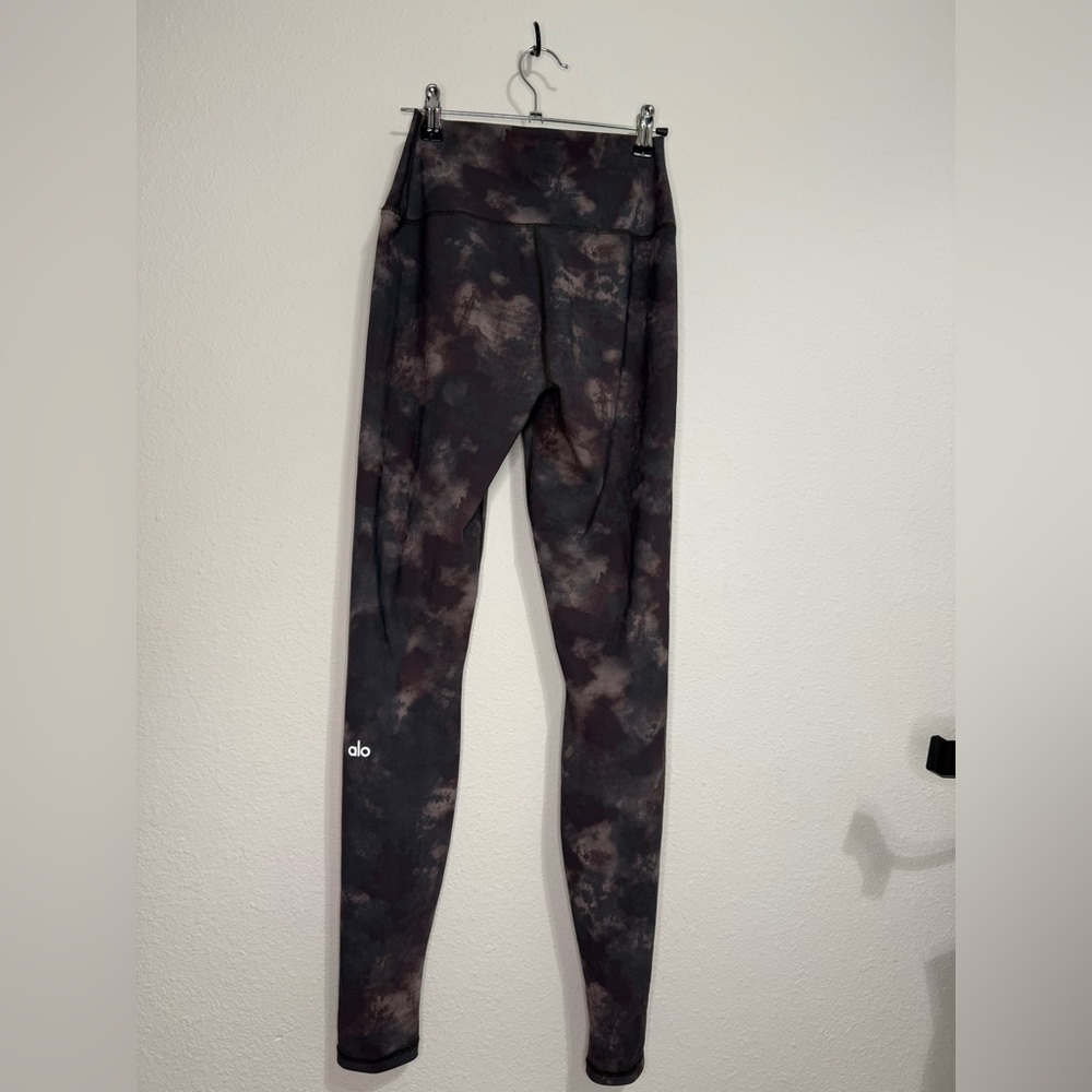 ALO Yoga Women's Black and Brown Leggings
